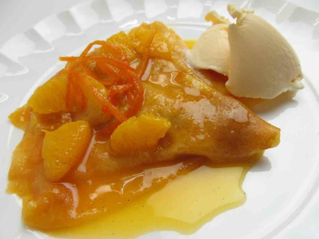 Блинчики с творожным сыром и персиками-гриль