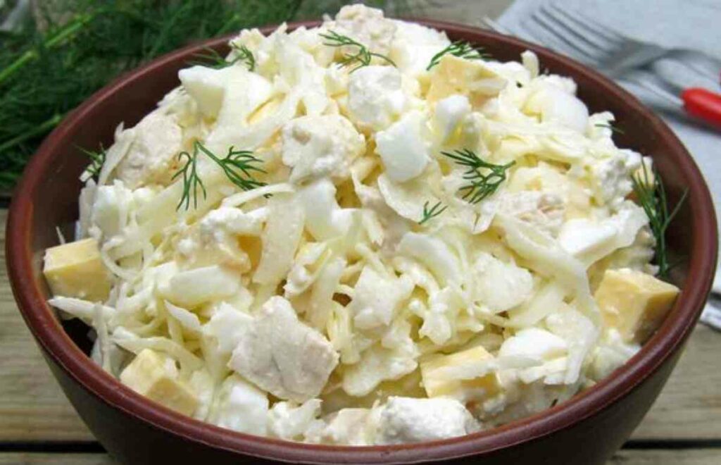 Нежный салат с куриной грудкой и фетой