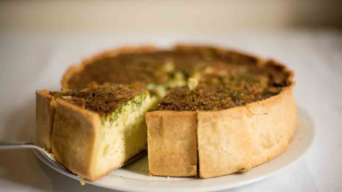 Необычный пирог из капусты с добавлением зелени 