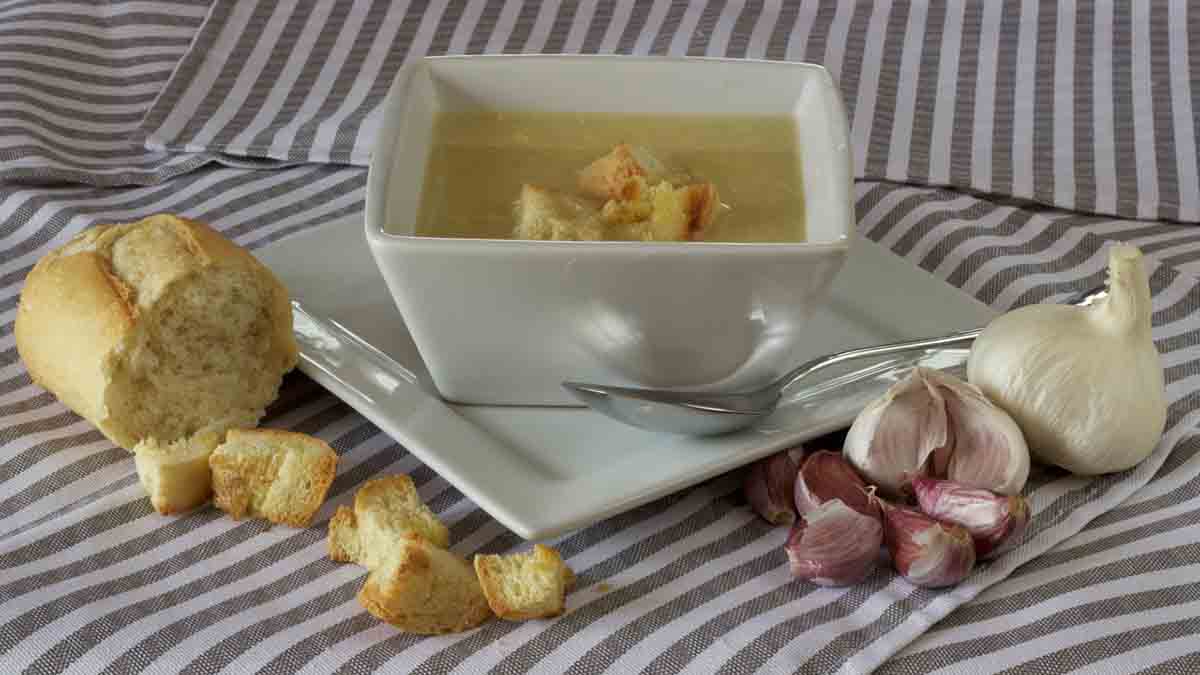 Суп с клецками и фрикадельками
